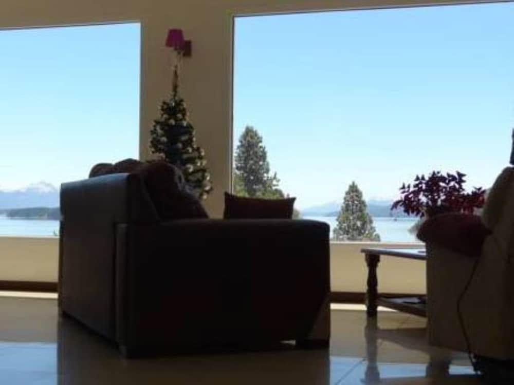 Nbh Lacus Boutique Hotel San Carlos de Bariloche Bagian luar foto