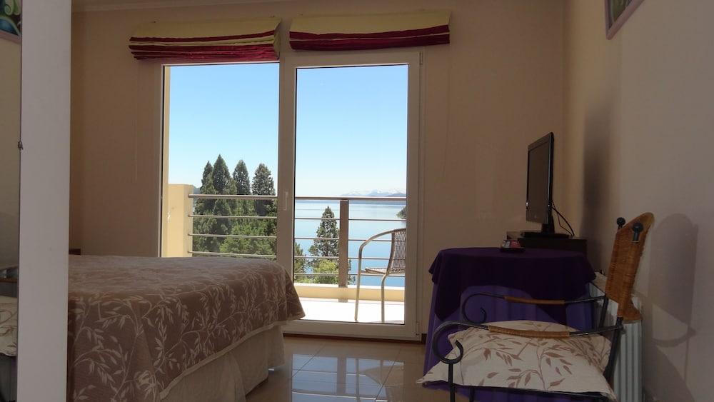 Nbh Lacus Boutique Hotel San Carlos de Bariloche Bagian luar foto