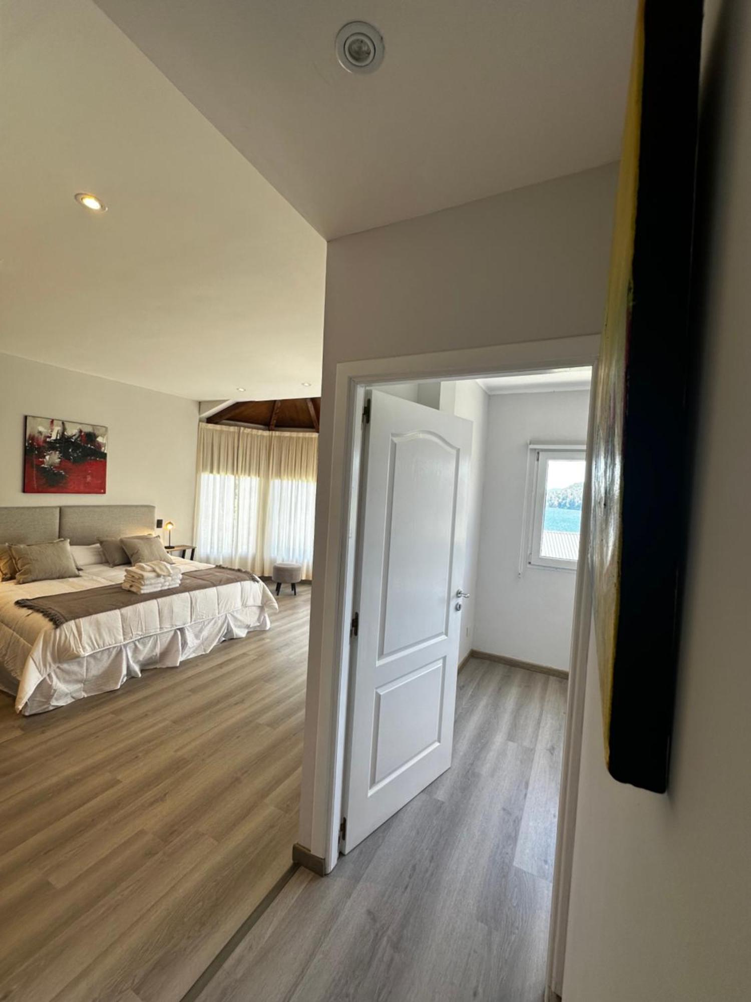 Nbh Lacus Boutique Hotel San Carlos de Bariloche Bagian luar foto