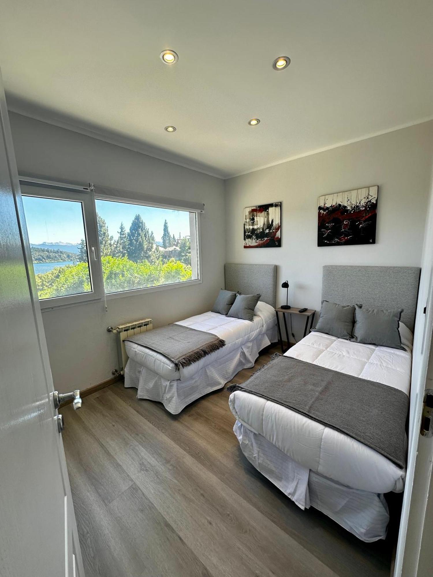 Nbh Lacus Boutique Hotel San Carlos de Bariloche Bagian luar foto