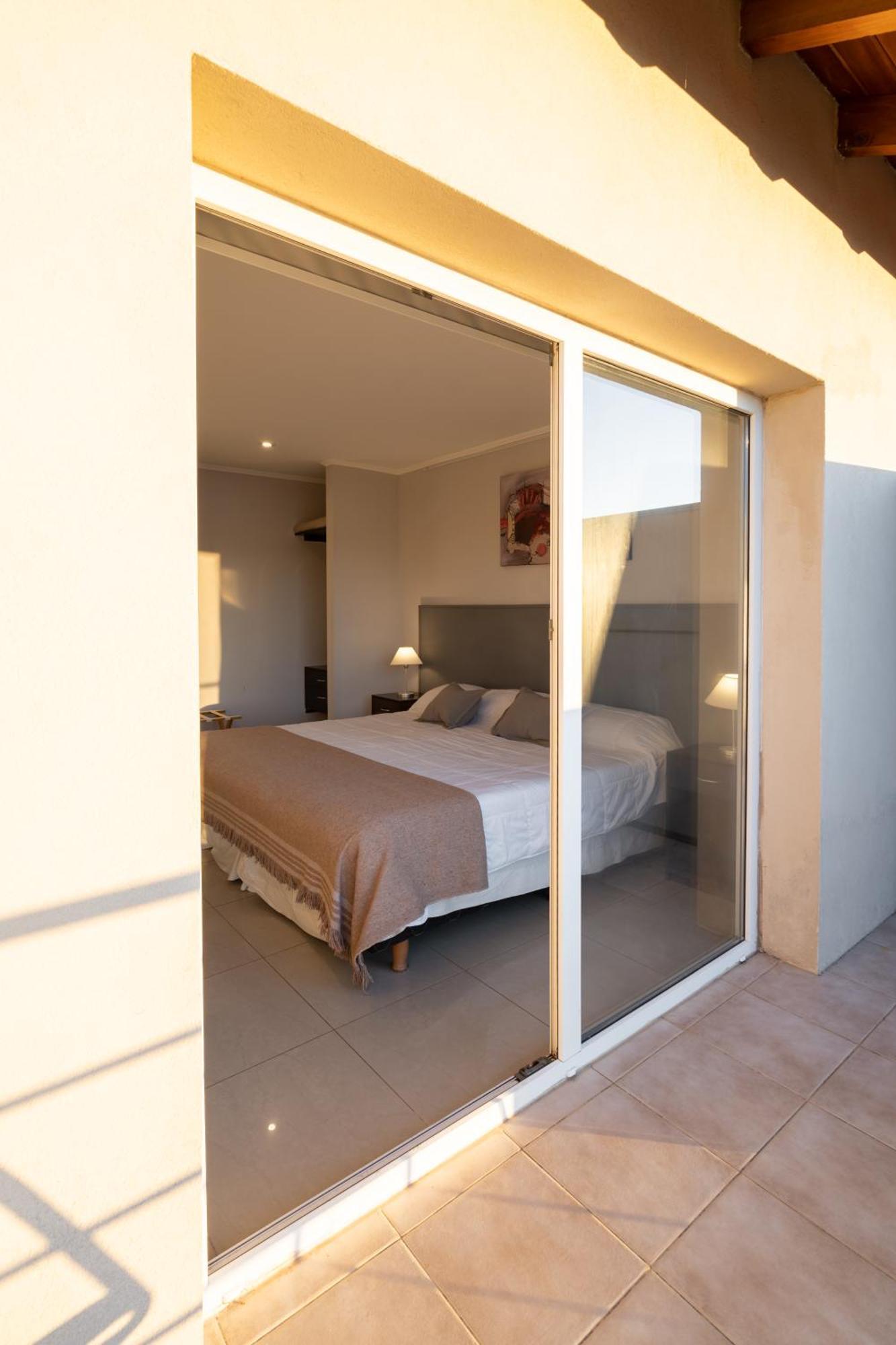 Nbh Lacus Boutique Hotel San Carlos de Bariloche Bagian luar foto