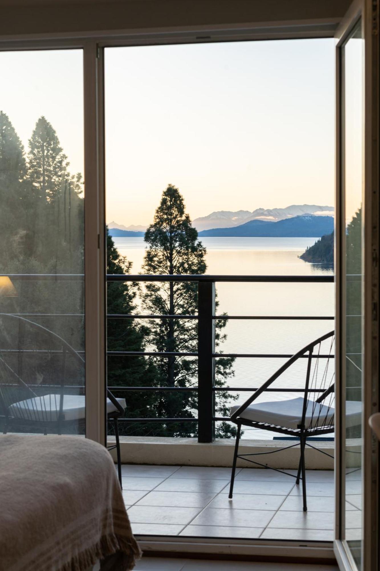 Nbh Lacus Boutique Hotel San Carlos de Bariloche Bagian luar foto