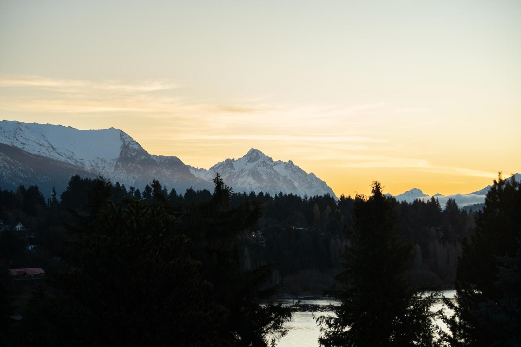 Nbh Lacus Boutique Hotel San Carlos de Bariloche Bagian luar foto