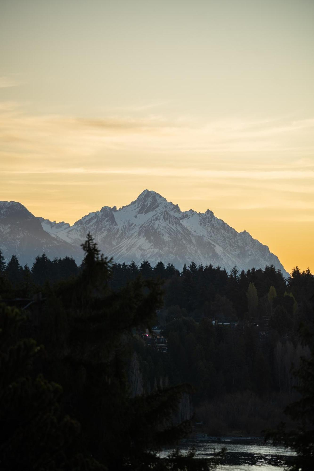 Nbh Lacus Boutique Hotel San Carlos de Bariloche Bagian luar foto